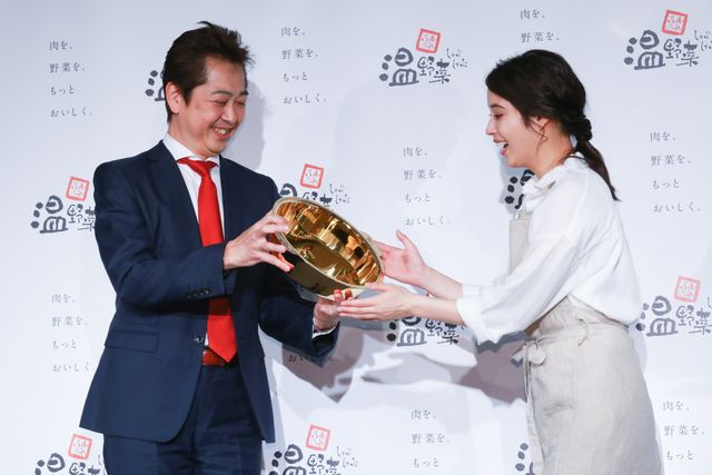 広瀬アリス、エプロン姿がかわいい！新CM発表会（4枚目）