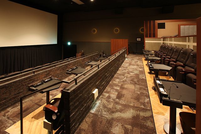 映画を観ながら本格的な食事!「プレミアム・ダイニング・シネマ」フォトギャラリー:フォトギャラリー