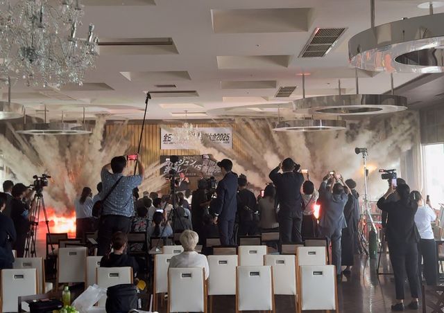 老舗ホテルをリアル爆破！ド派手シーンの撮影風景（2枚目）