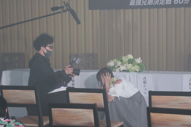 老舗ホテルをリアル爆破！ド派手シーンの撮影風景（13枚目）