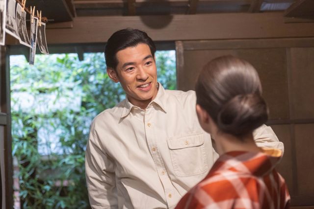 次郎（中島歩）の帰りを喜ぶのぶ（今田美桜）…「あんぱん」第10週「生きろ」第47回（2枚目）