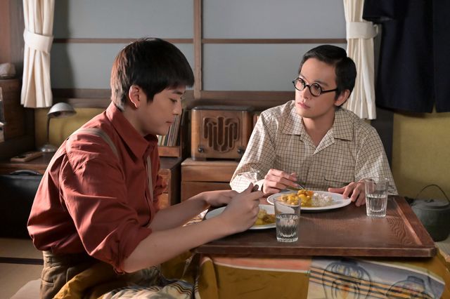 次郎（中島歩）の帰りを喜ぶのぶ（今田美桜）…「あんぱん」第10週「生きろ」第47回（4枚目）