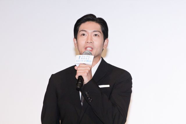 宮沢りえ、ベリーショート＆肩出しドレス姿で登壇！映画『アイ・アム　まきもと』初日舞台あいさつ（14枚目）