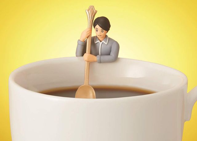 内田篤人選手がコップのフチに舞い降りる…「フチ田篤人」フォトギャラリー（2枚目）