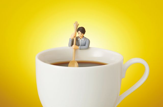 内田篤人選手がコップのフチに舞い降りる…「フチ田篤人」フォトギャラリー（13枚目）