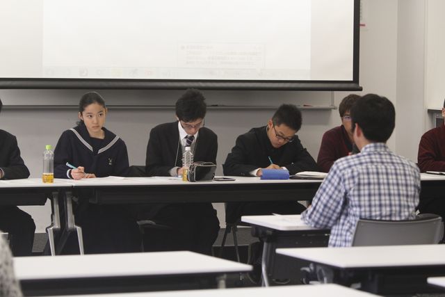 藤野涼子が模擬裁判に参加！『ソロモンの偽証』春休み特別講座フォトギャラリー（3枚目）