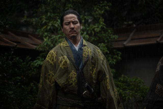 髭ルックの信長（小栗旬）が家康（松下洸平）に凄む…「豊臣兄弟！」第15回場面写真（15枚目）