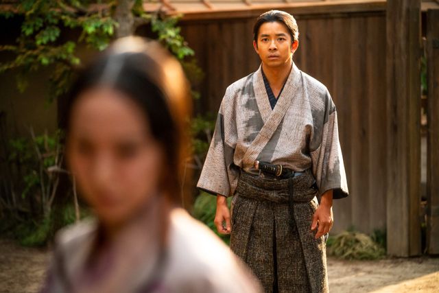 髭ルックの信長（小栗旬）が家康（松下洸平）に凄む…「豊臣兄弟！」第15回場面写真（16枚目）