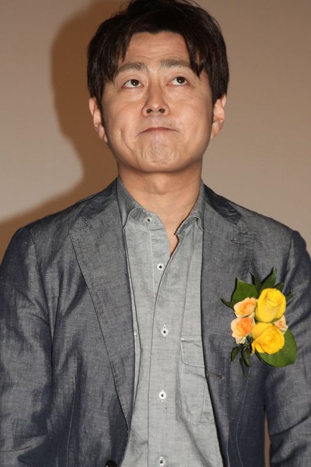 貫地谷しほりがバラを手渡し！フォトギャラリー（3枚目）