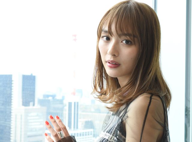 キュートからクールまでいろいろ！【内田理央インタビューカット集】（10枚目）