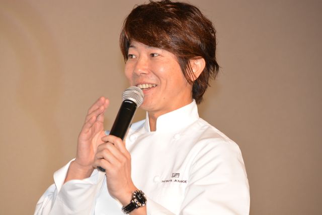 川越シェフ、声の仕事に意欲！　「料理人と声優は似ている部分がある」　画像ギャラリー（5枚目）