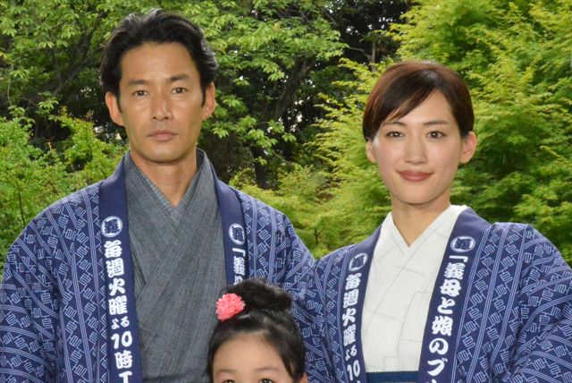 綾瀬はるか＆竹野内豊＆佐藤健「義母と娘のブルース」制作発表会見へ（3枚目）