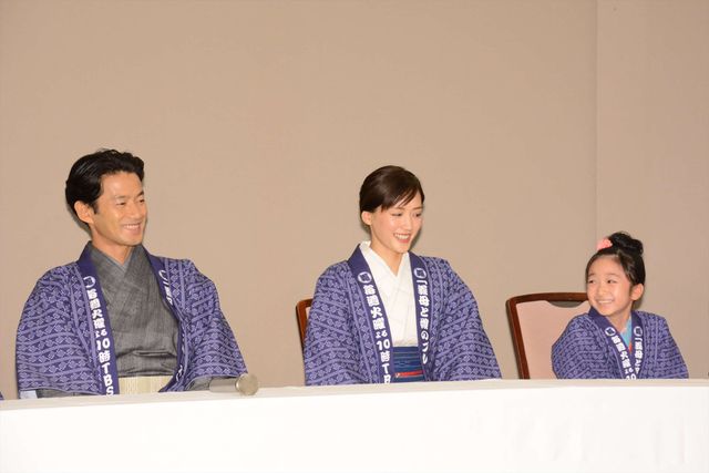 綾瀬はるか＆竹野内豊＆佐藤健「義母と娘のブルース」制作発表会見へ（4枚目）