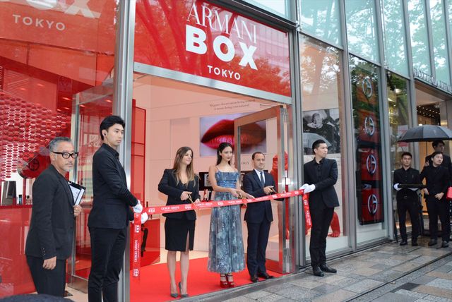 菜々緒、ラグジュアリーなドレス姿で登場！「GIORGIO ARMANI beauty POP-UP STORE “ARMANI BOX” オープニングセレモニー」ギャラリー（9枚目）