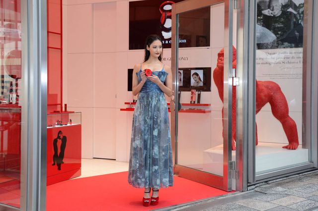 菜々緒、ラグジュアリーなドレス姿で登場！「GIORGIO ARMANI beauty POP-UP STORE “ARMANI BOX” オープニングセレモニー」ギャラリー（13枚目）