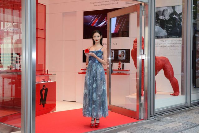 菜々緒、ラグジュアリーなドレス姿で登場！「GIORGIO ARMANI beauty POP-UP STORE “ARMANI BOX” オープニングセレモニー」ギャラリー（14枚目）