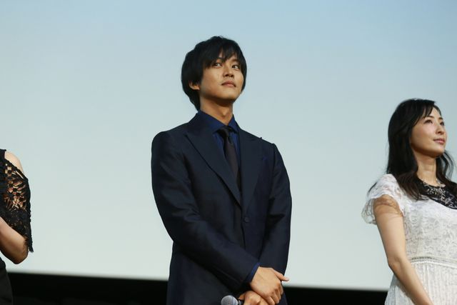 松坂桃李「いたたまれない感じです」映画『娼年』公開記念舞台あいさつ：フォトギャラリー