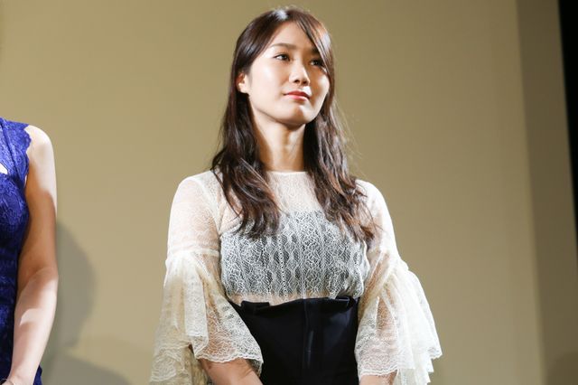 葉加瀬マイ、美しいブルーのドレスで登場！『LADY NINJA ～青い影～』初日舞台あいさつ（5枚目）