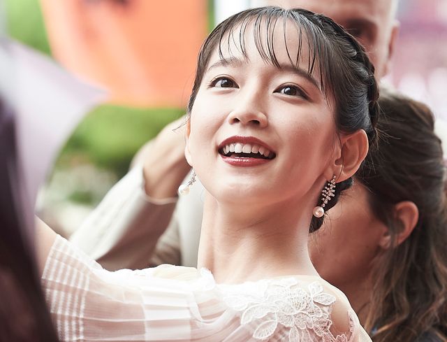 吉岡里帆、圧巻のスタイル（3枚目）