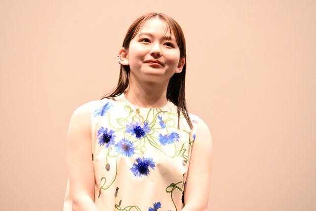 山田杏奈、ノースリーブ衣装がキュート！映画『NEW GROUP』公開記念舞台あいさつ（2枚目）