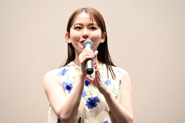 山田杏奈、ノースリーブ衣装がキュート！映画『NEW GROUP』公開記念舞台あいさつ（3枚目）