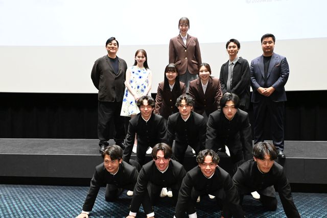 山田杏奈、ノースリーブ衣装がキュート！映画『NEW GROUP』公開記念舞台あいさつ（8枚目）