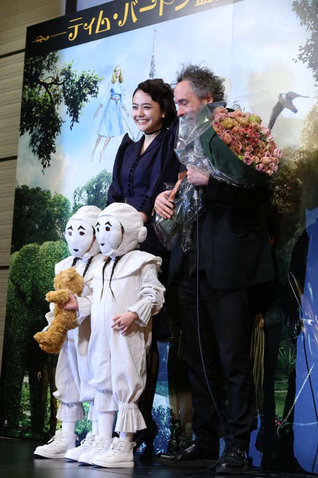 ティム・バートン監督、日本版“奇妙な双子”に歓喜！フォトギャラリー（2枚目）