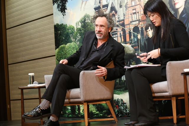 ティム・バートン監督、日本版“奇妙な双子”に歓喜！フォトギャラリー（4枚目）
