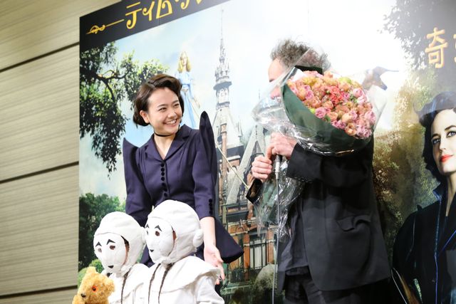 ティム・バートン監督、日本版“奇妙な双子”に歓喜！フォトギャラリー（9枚目）