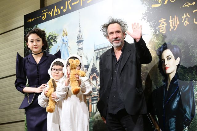 ティム・バートン監督、日本版“奇妙な双子”に歓喜！フォトギャラリー（15枚目）