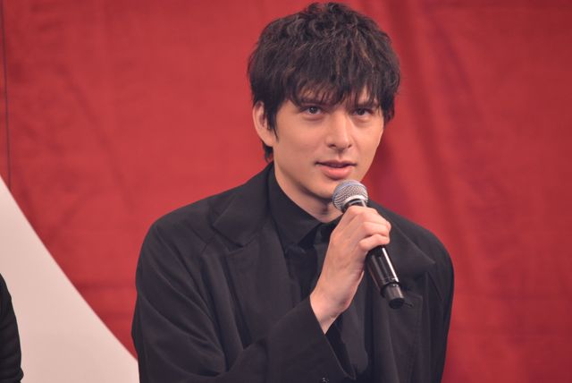 佐藤健＆綾野剛が向き合いやり切った表情…『亜人』完成披露試写会（5枚目）