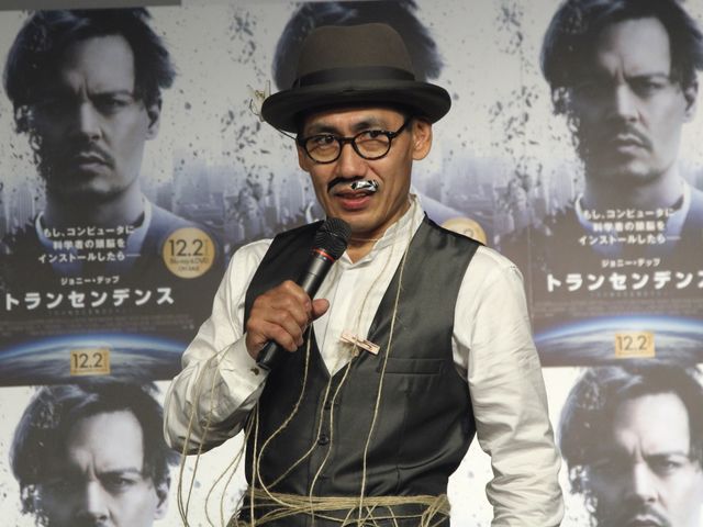 エスパー伊東とセクシーサンタ衣装のグラドルたち！フォトギャラリー（13枚目）