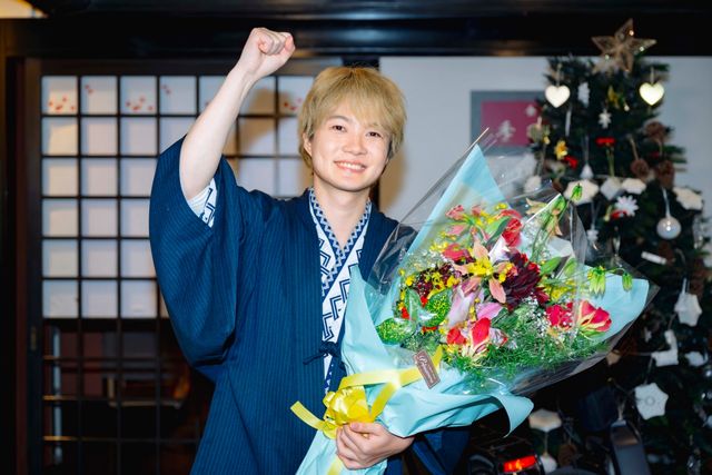 日曜劇場「海に眠るダイヤモンド」笑顔のクランクアップ！（6枚）：フォトギャラリー