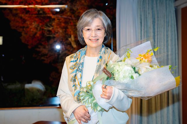 日曜劇場「海に眠るダイヤモンド」笑顔のクランクアップ！（6枚）（5枚目）