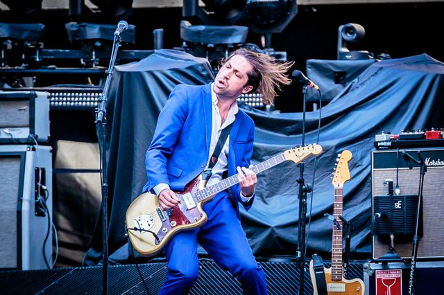 ベーシストのマイケル・シューマン：フォトギャラリー