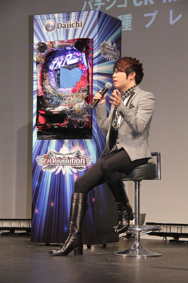 父親のパチンコ好きを明かしたT.M.Revolution西川貴教フォトギャラリー：フォトギャラリー