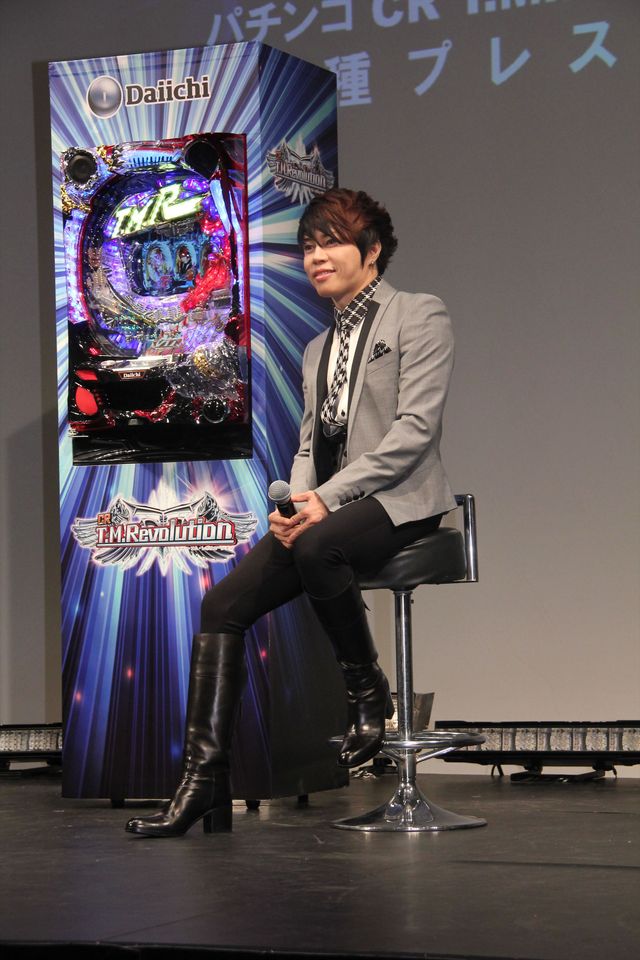 父親のパチンコ好きを明かしたT.M.Revolution西川貴教フォトギャラリー（2枚目）