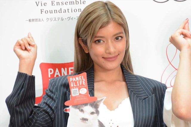 ローラ、笑顔！クールなジャケット姿でイベント登場！一般財団法人クリステル・ヴィ・アンサンブル「新プロジェクト“Panel for LIFE”発表会＆トークショー」（12枚目）