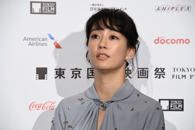 濱田岳＆水川あさみ、夫婦役で共演『喜劇　愛妻物語』記者会見：フォトギャラリー