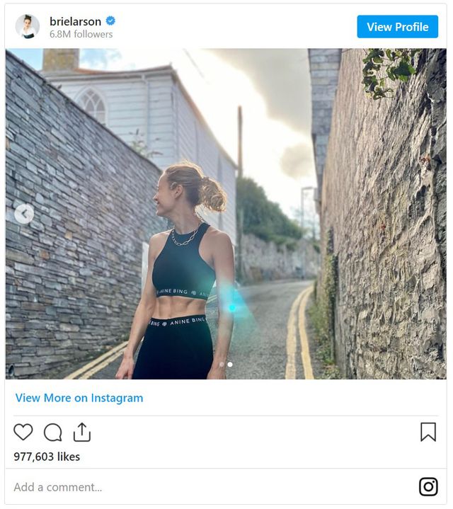 『キャプテン・マーベル』ブリー・ラーソンの腹筋＆トレーニング風景（2枚目）