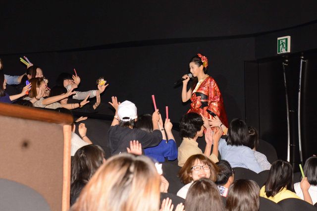 倉木麻衣、応援上映でサプライズ登場！『名探偵コナン　から紅の恋歌（ラブレター）』大ヒット記念パーティー（4枚目）