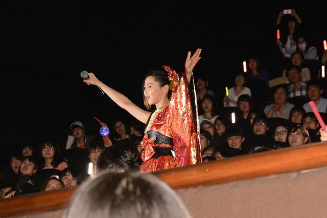 倉木麻衣、応援上映でサプライズ登場！『名探偵コナン　から紅の恋歌（ラブレター）』大ヒット記念パーティー（5枚目）