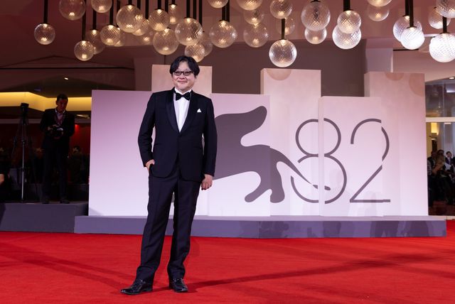 芦田愛菜、艶やかワンショルドレスで魅了！ベネチア国際映画祭レッドカーペット（8枚目）