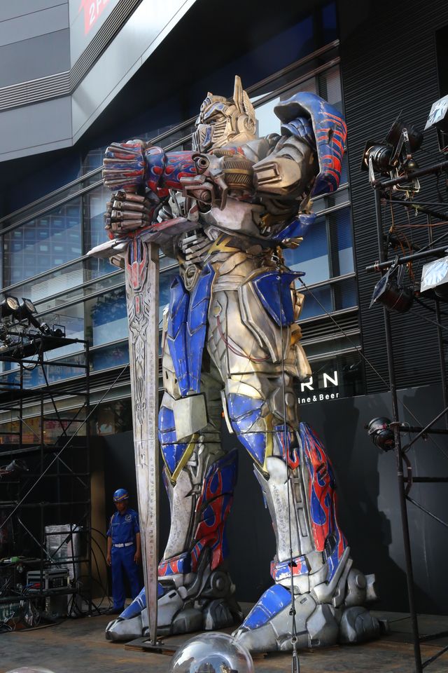 6メートル超巨大オプティマス・プライムが歌舞伎町に降臨！『トランスフォーマー／最後の騎士王』ジャパンプレミア！（16枚目）