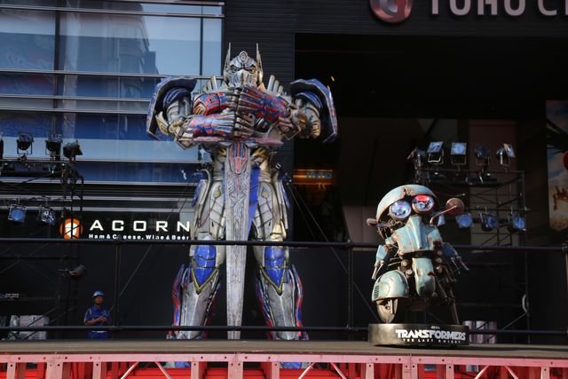 6メートル超巨大オプティマス・プライムが歌舞伎町に降臨！『トランスフォーマー／最後の騎士王』ジャパンプレミア！（17枚目）