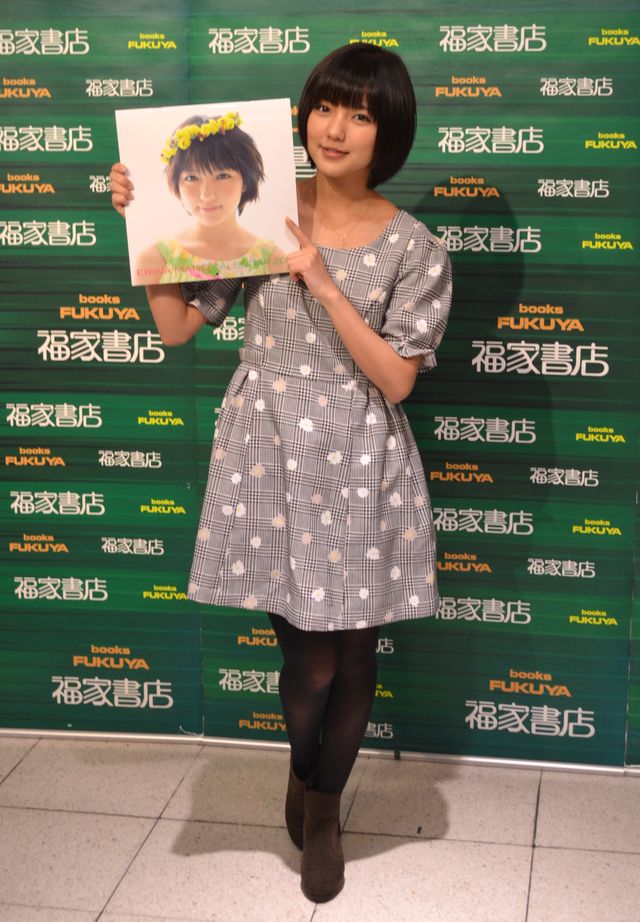 真野恵里菜カレンダー発売記念イベントフォトギャラリー｜シネマ