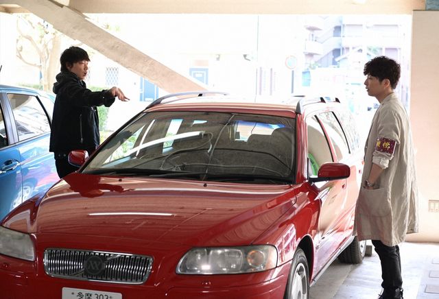 綾野剛＆星野源主演「MIU404」初回場面写真（9枚目）