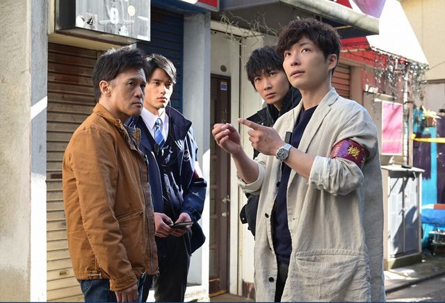 綾野剛＆星野源主演「MIU404」初回場面写真（10枚目）