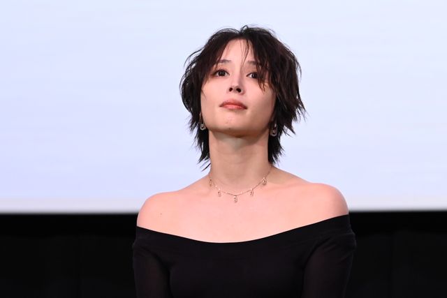 広瀬アリス、肩出し黒ドレスで登壇！木戸大聖らと『沖晴くんの涙を殺して』初日舞台挨拶（4枚目）