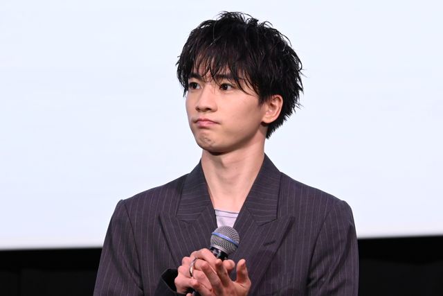 広瀬アリス、肩出し黒ドレスで登壇！木戸大聖らと『沖晴くんの涙を殺して』初日舞台挨拶（9枚目）